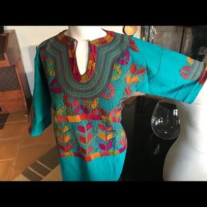 Colorful hand embroidered Mexican blouse 🇲🇽